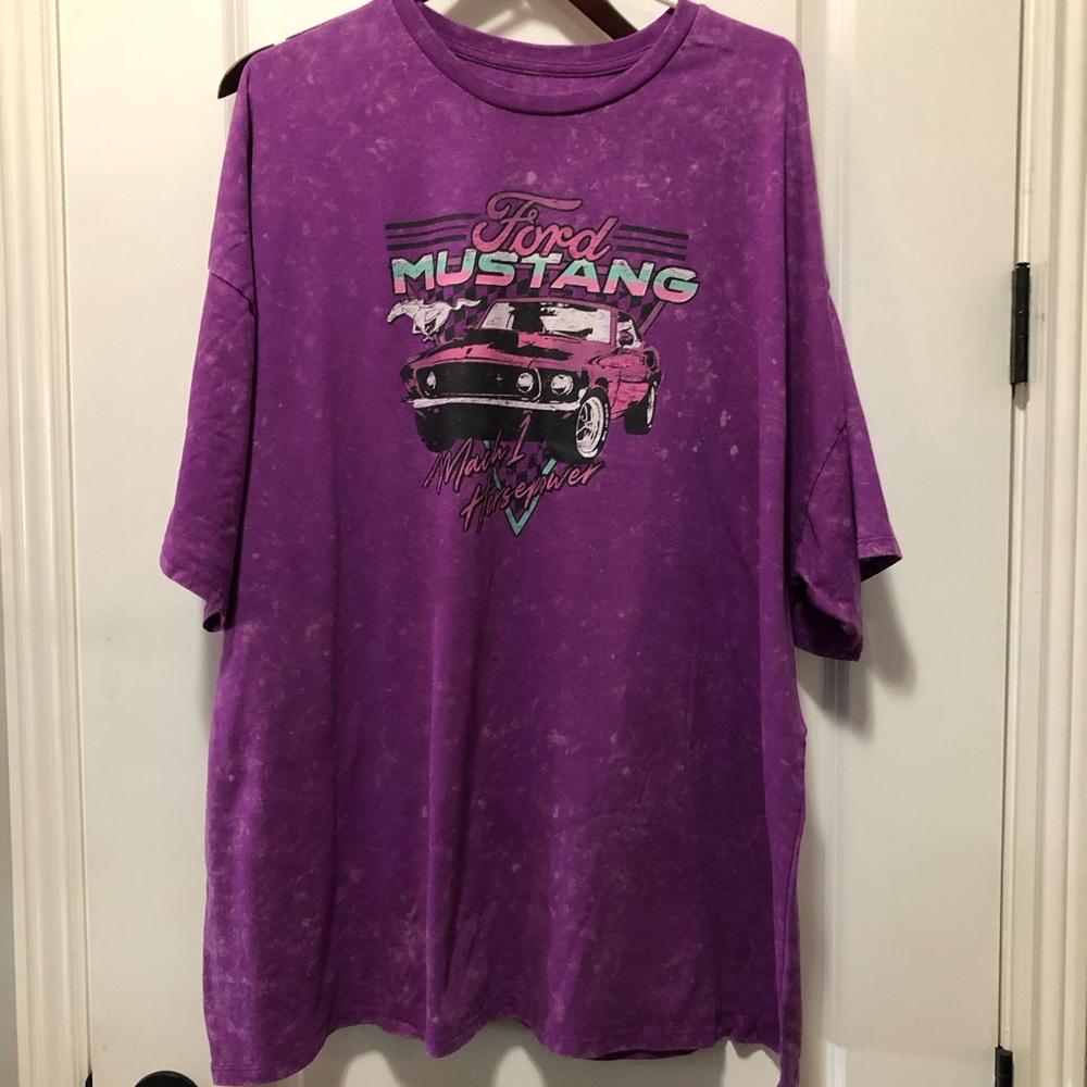 Ford Mustang Men 2X tee shirt